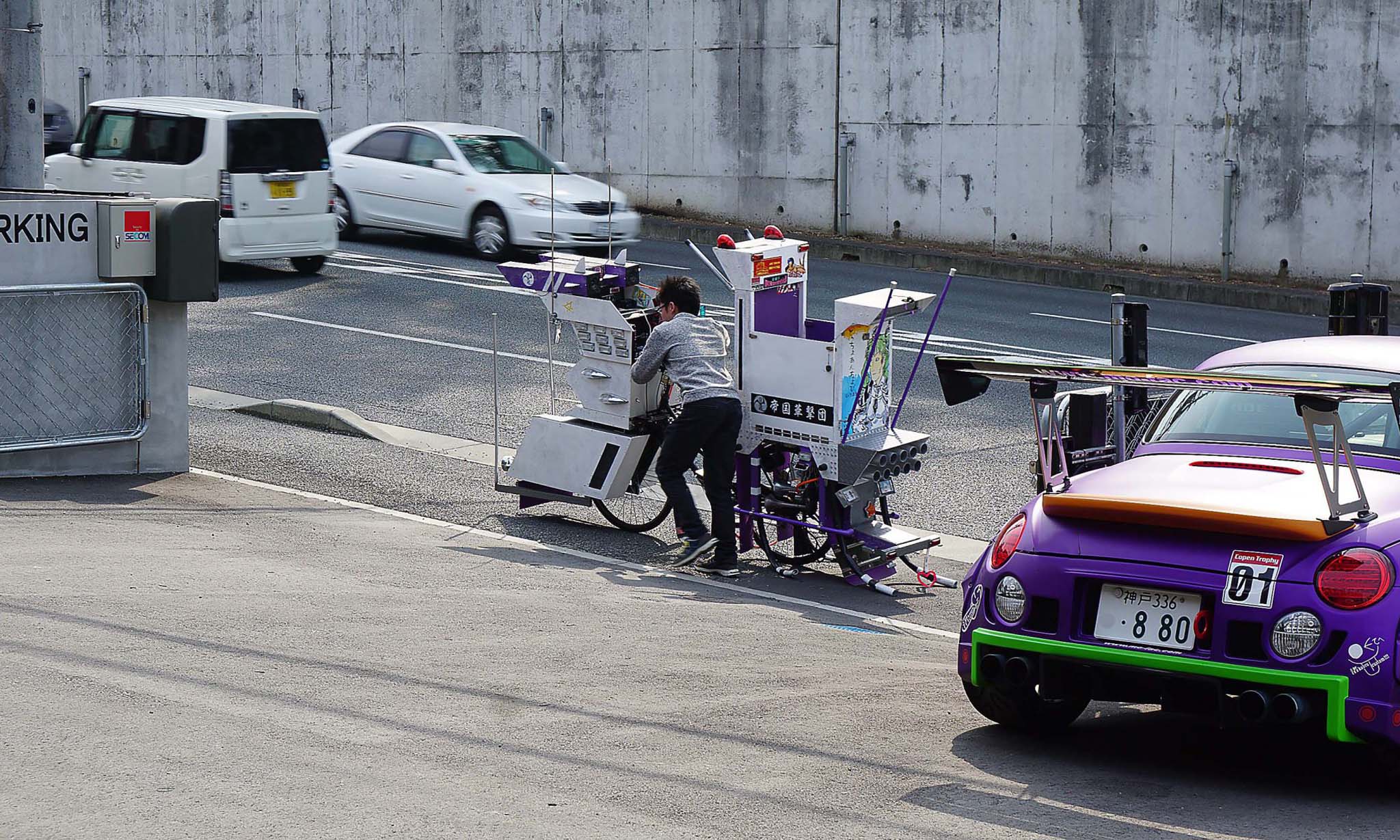 デコトラのようなデコチャリ通過！？( ｰ`дｰ´)ｷﾘｯ - コペン専門店も。ファク