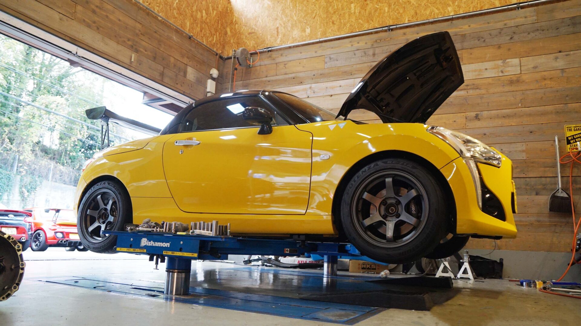 こちらはコペンとなります。 黄ロ～ブは4WD構造変更で暫く佐用にっ(｀・ω・´)ゞ - コペン専門